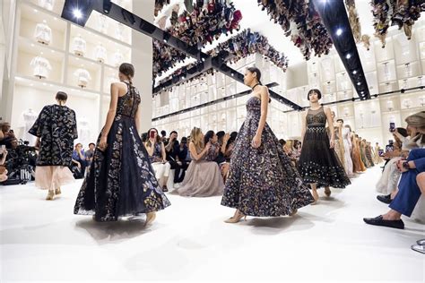 Salaires d'un Styliste chez Christian Dior Couture, France